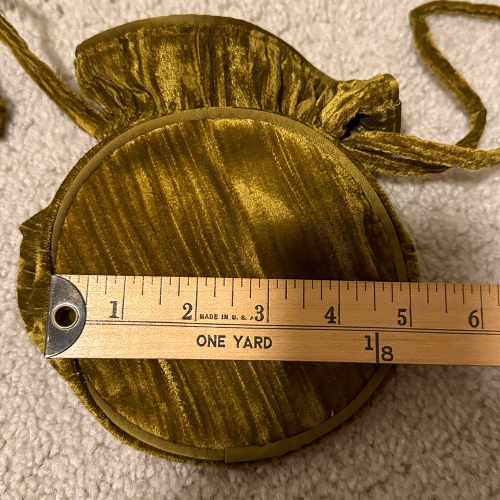 Sezane Olive Green Embossed Velvet Cosmetic Pouch - Picture 3 of 6
